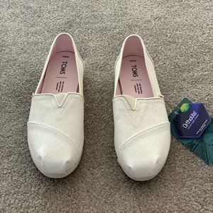 NWT TOMS Women's Classics Ivory Glitter Size 6.5